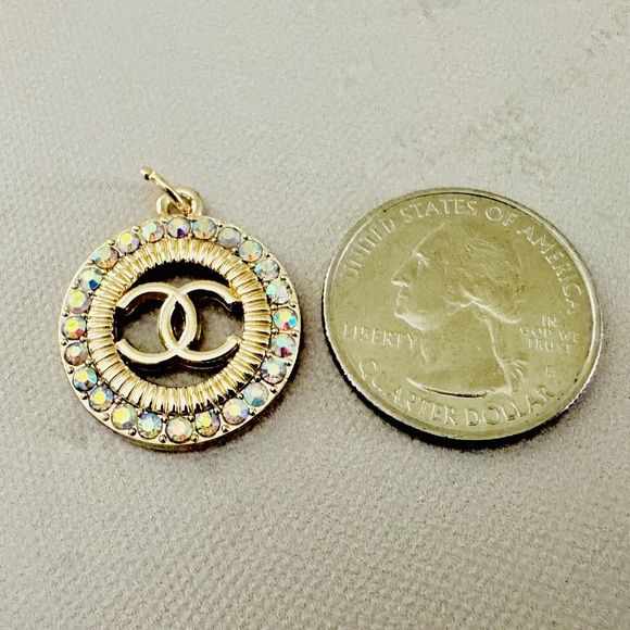 CHANEL Gold, Iridescent Stone Round Pendant, Charm with Gold Details, CC Logo - Picture 2 of 3